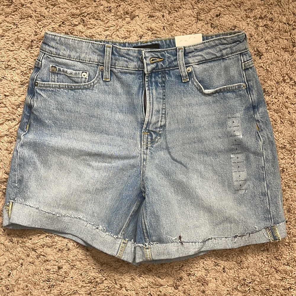 Free Assembly Denim Shorts (Size 6)